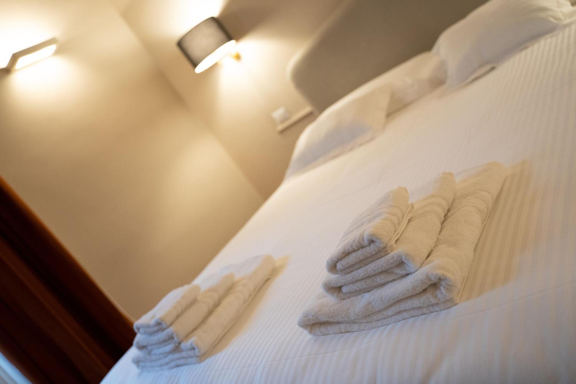Casa Almika Principe Amedeo Hotel Bari Kültér fotó